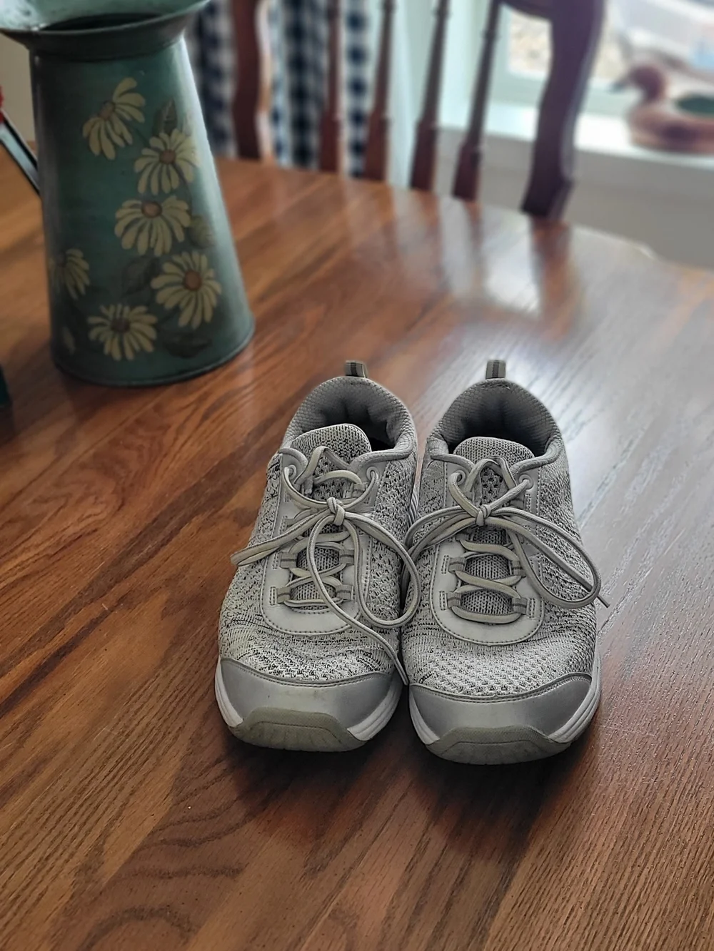 Nice Grey & White Orthofeet Women's Orthopedic Walking Sneakers 8